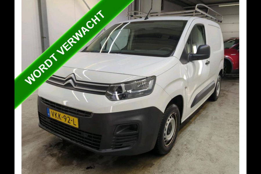 Citroën Berlingo 1.2 Benzine 111PK Euro6 / Distributie is vervangen / Trekhaak / RVS imperiaal  / Schuifdeur / Airco / Pdc./