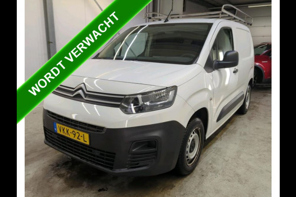 Citroën Berlingo 1.2 Benzine 111PK Euro6 / Distributie is vervangen / Trekhaak / RVS imperiaal  / Schuifdeur / Airco / Pdc./
