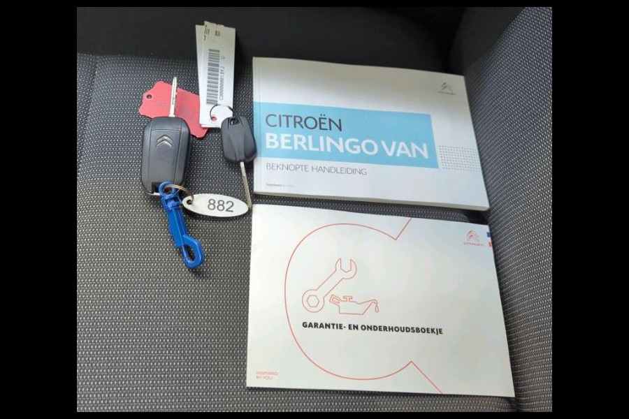 Citroën Berlingo 1.2 Benzine 111PK Euro6 / Distributie is vervangen / Trekhaak / RVS imperiaal  / Schuifdeur / Airco / Pdc./