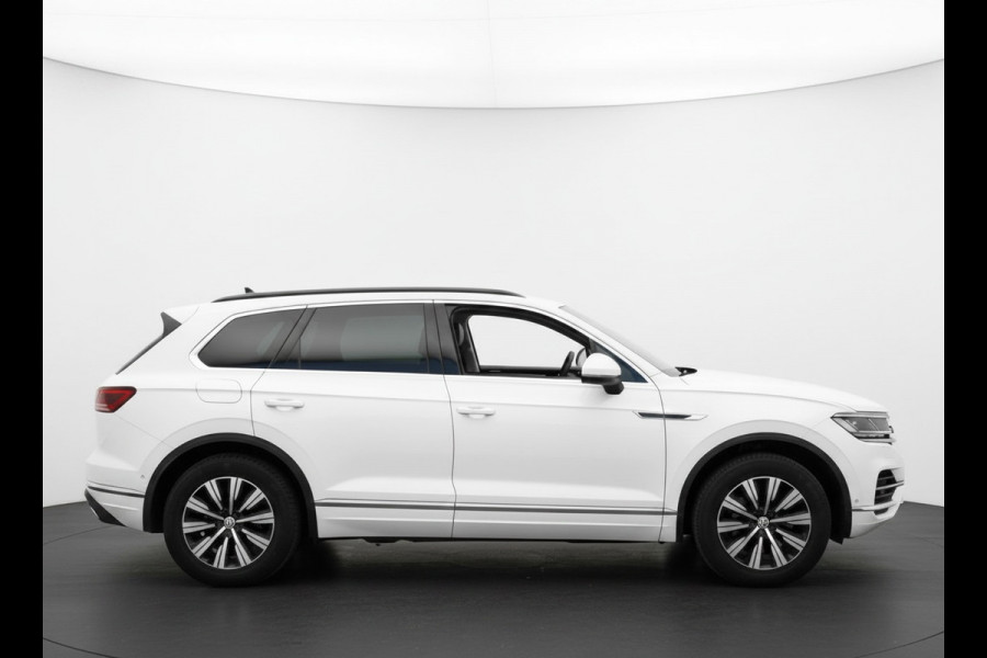 Volkswagen Touareg 3.0 TSi eHybrid ATMOSPHERE 4MOTION TREKHAAK/HEAD-UP/PANORAMADAK