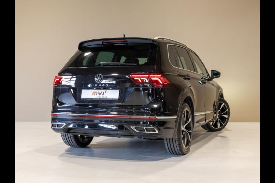 Volkswagen Tiguan 1.5 TSI 2x R-Line / 150pk / Panorama dak / Rondomzicht camera / Leder /