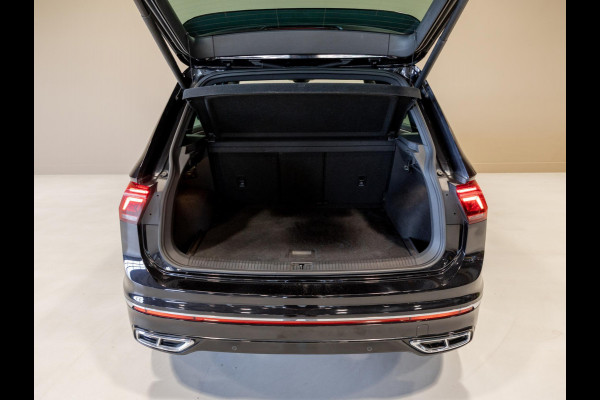 Volkswagen Tiguan 1.5 TSI 2x R-Line / 150pk / Panorama dak / Rondomzicht camera / Leder /