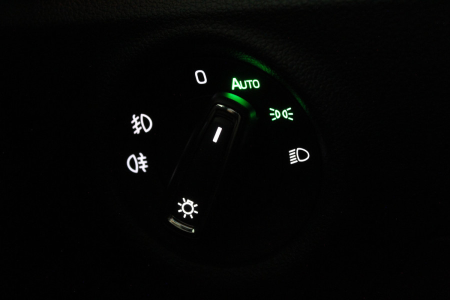 Škoda Kamiq 1.0 TSI Monte Carlo > Automaat/Camera/Trekhaak/Panorama dak