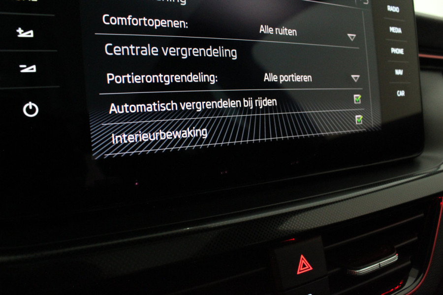 Škoda Kamiq 1.0 TSI Monte Carlo > Automaat/Camera/Trekhaak/Panorama dak