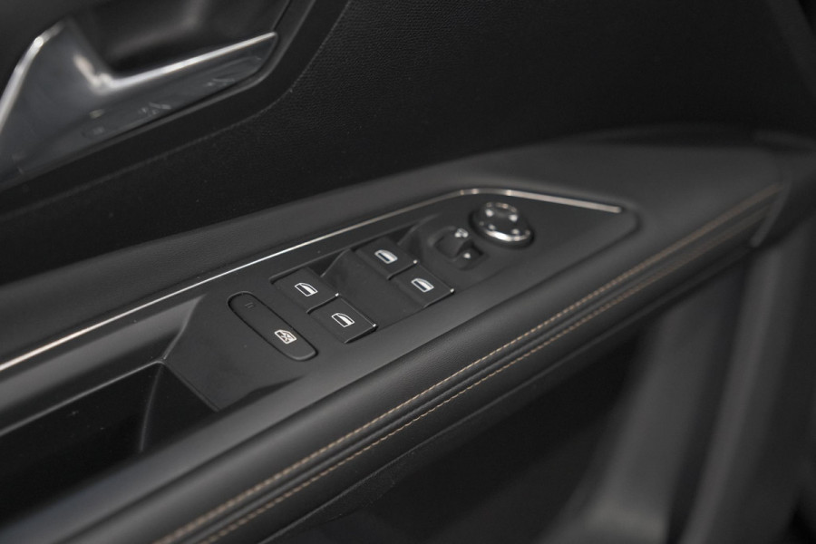 Peugeot 5008 1.6 PureTech 180 EAT8 GT Pack | COMPLEET! | Schuif-/Kanteldak | 360 Camera | Trekhaak | Focal Premium Audio