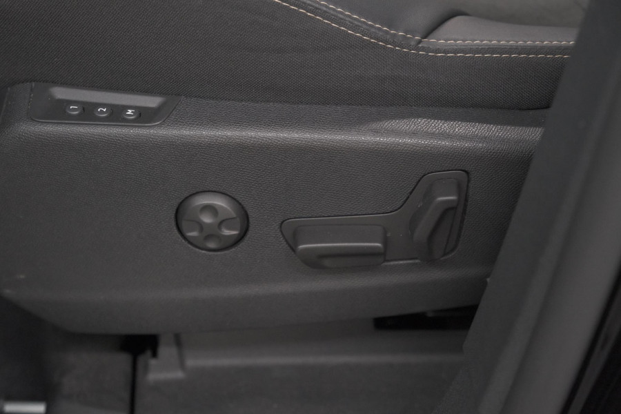 Peugeot 5008 1.6 PureTech 180 EAT8 GT Pack | COMPLEET! | Schuif-/Kanteldak | 360 Camera | Trekhaak | Focal Premium Audio