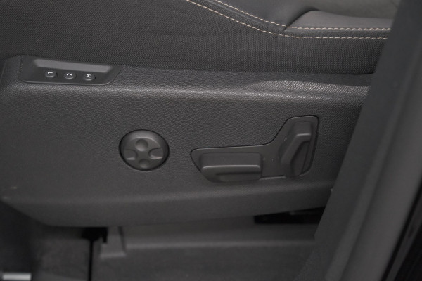 Peugeot 5008 1.6 PureTech 180 EAT8 GT Pack | COMPLEET! | Schuif-/Kanteldak | 360 Camera | Trekhaak | Focal Premium Audio