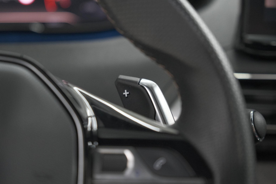 Peugeot 5008 1.6 PureTech 180 EAT8 GT Pack | COMPLEET! | Schuif-/Kanteldak | 360 Camera | Trekhaak | Focal Premium Audio