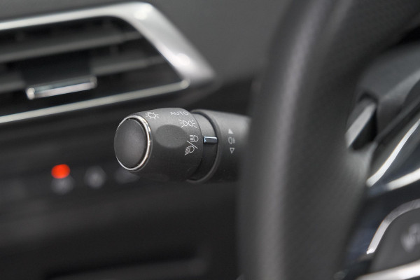 Peugeot 5008 1.6 PureTech 180 EAT8 GT Pack | COMPLEET! | Schuif-/Kanteldak | 360 Camera | Trekhaak | Focal Premium Audio