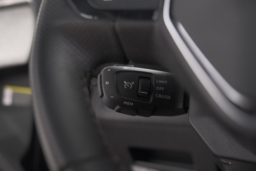 Peugeot 5008 1.6 PureTech 180 EAT8 GT Pack | COMPLEET! | Schuif-/Kanteldak | 360 Camera | Trekhaak | Focal Premium Audio