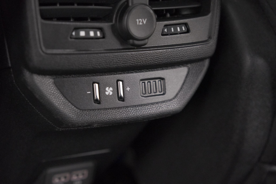 Peugeot 5008 1.6 PureTech 180 EAT8 GT Pack | COMPLEET! | Schuif-/Kanteldak | 360 Camera | Trekhaak | Focal Premium Audio