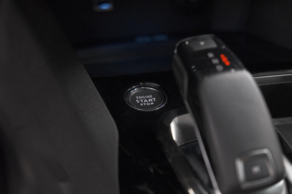 Peugeot 5008 1.6 PureTech 180 EAT8 GT Pack | COMPLEET! | Schuif-/Kanteldak | 360 Camera | Trekhaak | Focal Premium Audio