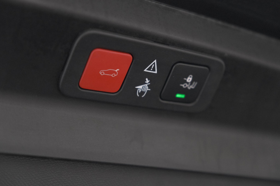 Peugeot 5008 1.6 PureTech 180 EAT8 GT Pack | COMPLEET! | Schuif-/Kanteldak | 360 Camera | Trekhaak | Focal Premium Audio