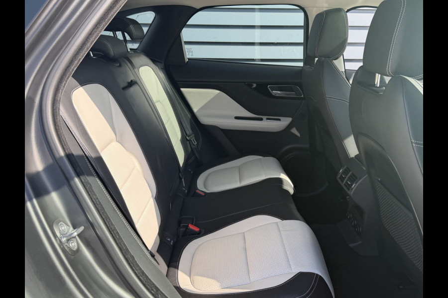 Jaguar F-Pace 2.0 Portfolio AWD AUTOMAAT / R Sport / Panorama Dak / Camera / 42000 KM  / 1 e eig