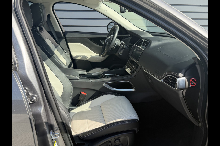 Jaguar F-Pace 2.0 Portfolio AWD AUTOMAAT / R Sport / Panorama Dak / Camera / 42000 KM  / 1 e eig