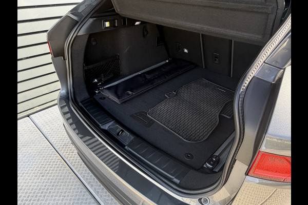 Jaguar F-Pace 2.0 Portfolio AWD AUTOMAAT / R Sport / Panorama Dak / Camera / 42000 KM  / 1 e eig
