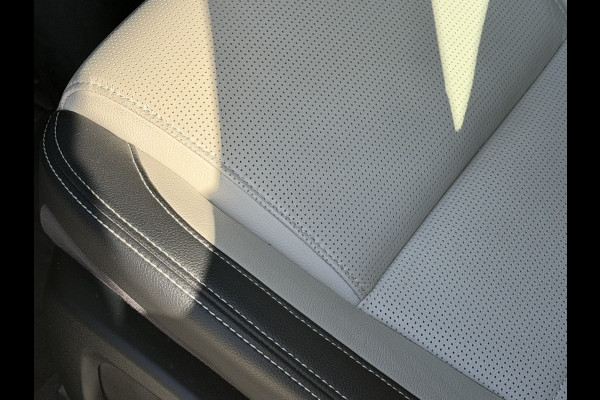 Jaguar F-Pace 2.0 Portfolio AWD AUTOMAAT / R Sport / Panorama Dak / Camera / 42000 KM  / 1 e eig