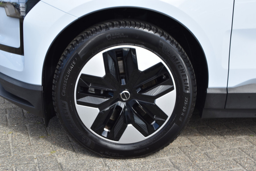 Volvo EX30 Extended Range 272PK Core 69 kWh | All season | Stoelverwarming | Stuurverwarming | ACC | Blis