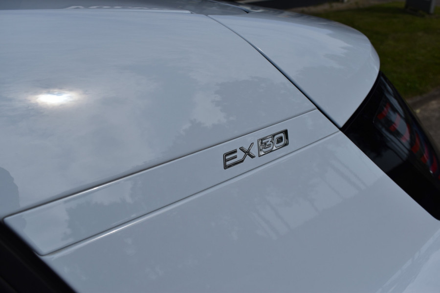 Volvo EX30 Extended Range 272PK Core 69 kWh | All season | Stoelverwarming | Stuurverwarming | ACC | Blis