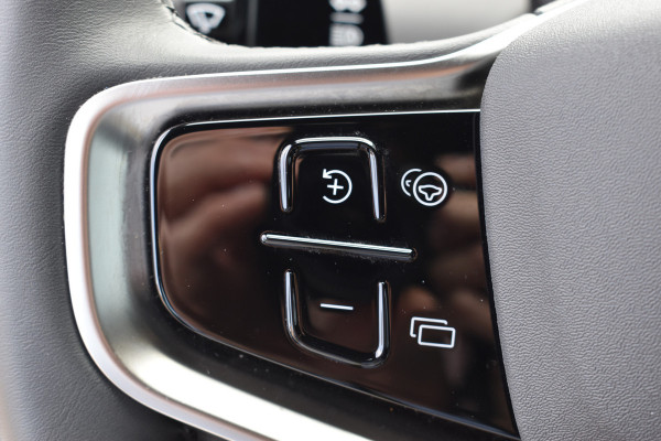 Volvo EX30 Extended Range 272PK Core 69 kWh | All season | Stoelverwarming | Stuurverwarming | ACC | Blis