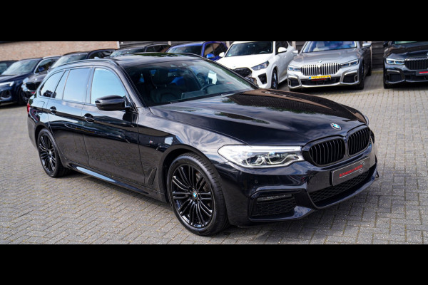 BMW 5 Serie Touring 520i High Executive | M-Pakket | Harman/Kardon | Panorama | Camera | Head up Display | LED | Trekhaak |