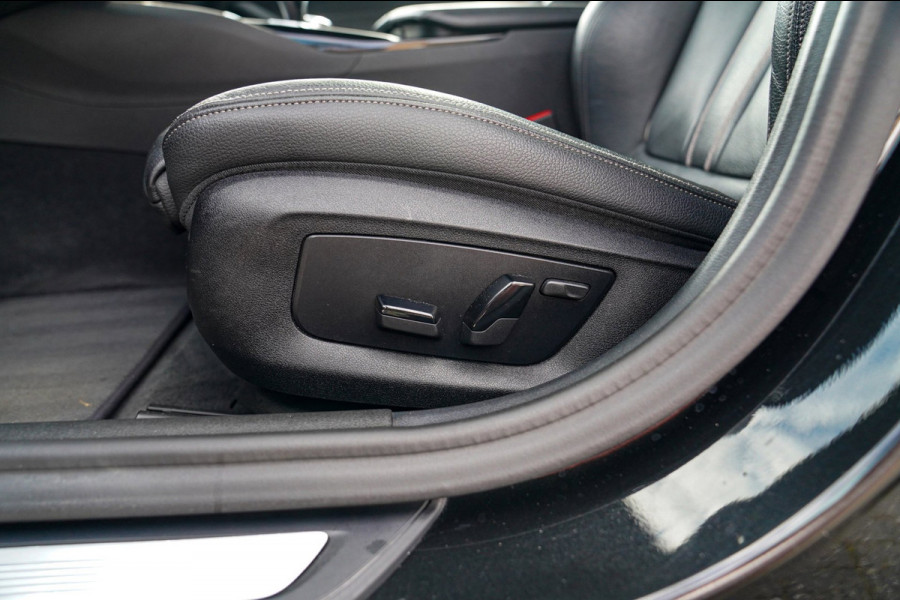BMW 5 Serie Touring 520i High Executive | M-Pakket | Harman/Kardon | Panorama | Camera | Head up Display | LED | Trekhaak |