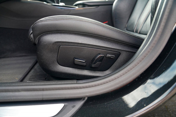 BMW 5 Serie Touring 520i High Executive | M-Pakket | Harman/Kardon | Panorama | Camera | Head up Display | LED | Trekhaak |