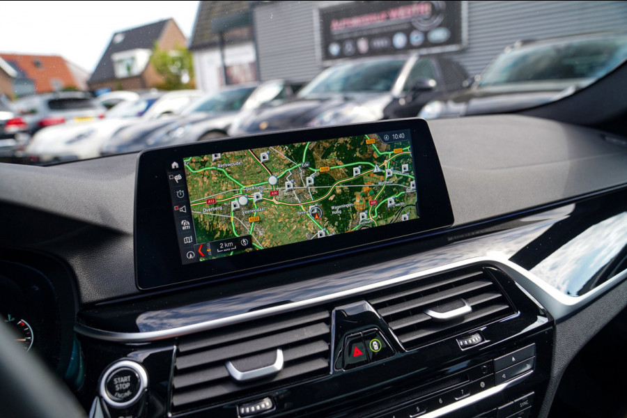 BMW 5 Serie Touring 520i High Executive | M-Pakket | Harman/Kardon | Panorama | Camera | Head up Display | LED | Trekhaak |