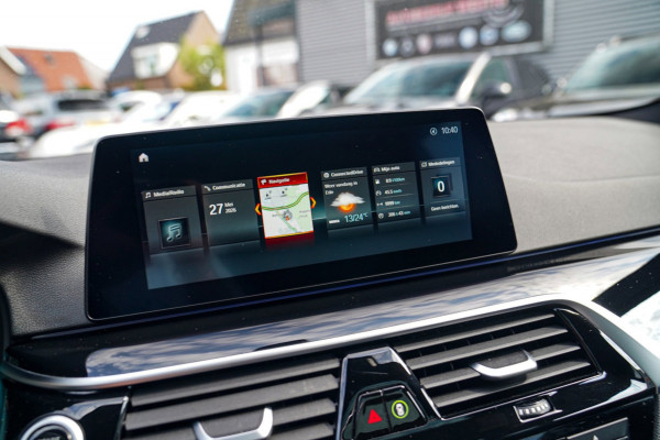BMW 5 Serie Touring 520i High Executive | M-Pakket | Harman/Kardon | Panorama | Camera | Head up Display | LED | Trekhaak |