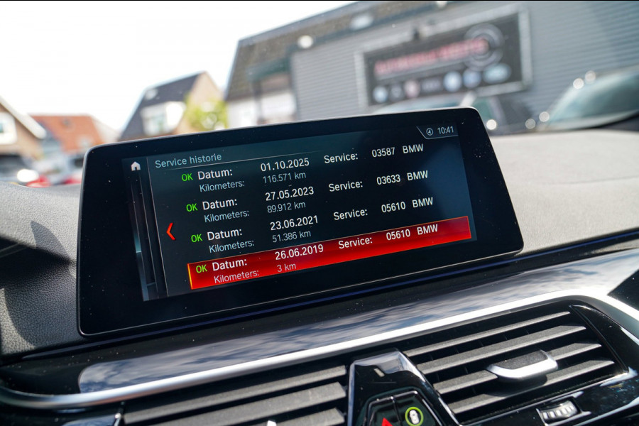 BMW 5 Serie Touring 520i High Executive | M-Pakket | Harman/Kardon | Panorama | Camera | Head up Display | LED | Trekhaak |
