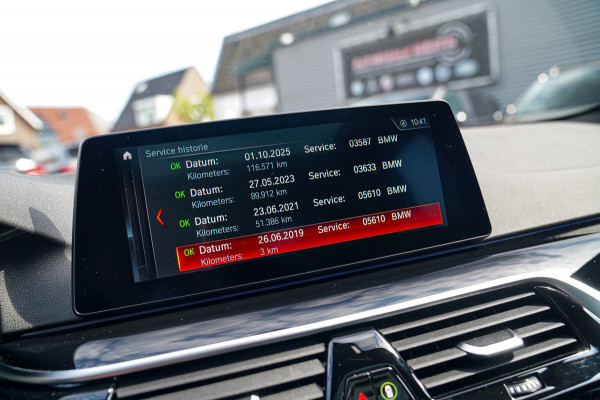 BMW 5 Serie Touring 520i High Executive | M-Pakket | Harman/Kardon | Panorama | Camera | Head up Display | LED | Trekhaak |