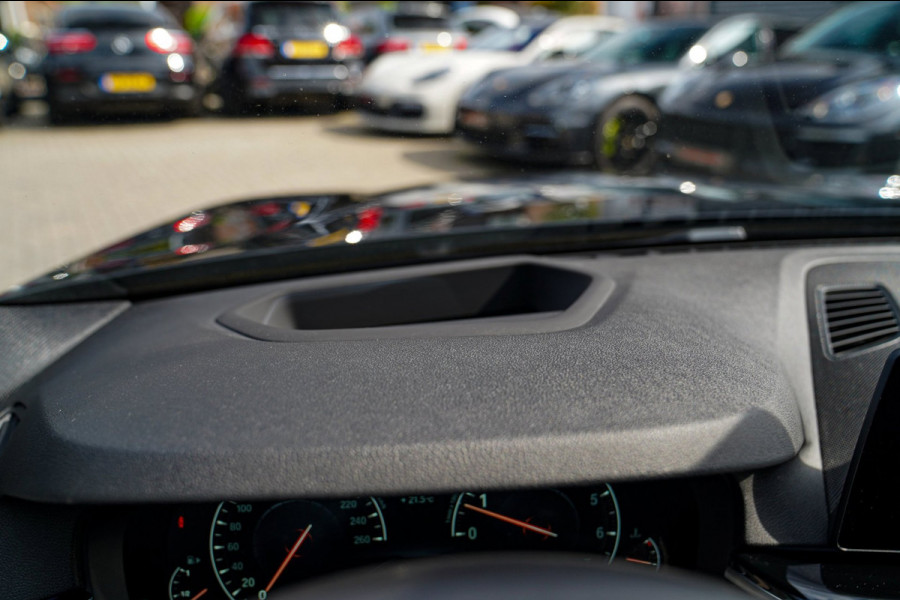 BMW 5 Serie Touring 520i High Executive | M-Pakket | Harman/Kardon | Panorama | Camera | Head up Display | LED | Trekhaak |