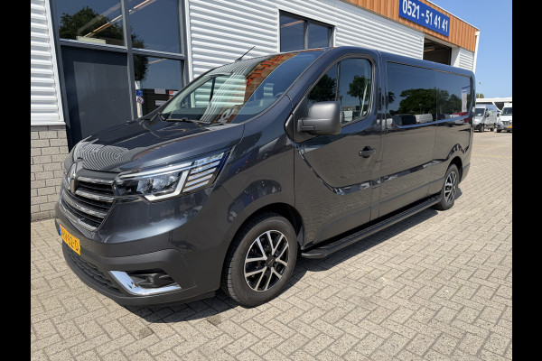 Renault Trafic 2.0 dCi 130pk T29 L2H1 DC 5 persoons Comfort / vaste prijs rijklaar € 19.950 ex btw / lease vanaf € 336 / donker grijs metallic / airco / cruise / trekhaak / euro 6 / bpm vrij !