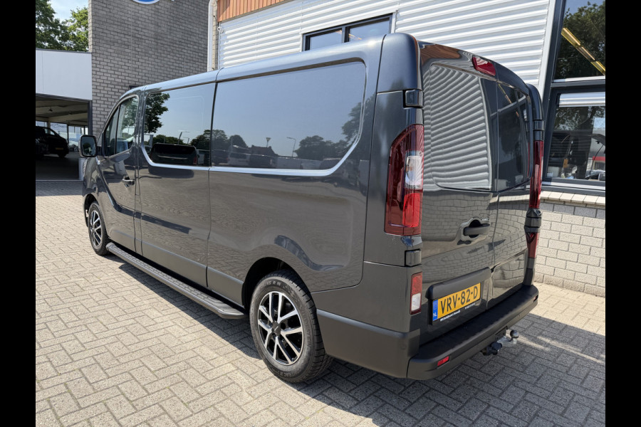 Renault Trafic 2.0 dCi 130pk T29 L2H1 DC 5 persoons Comfort / vaste prijs rijklaar € 19.950 ex btw / lease vanaf € 336 / donker grijs metallic / airco / cruise / trekhaak / euro 6 / bpm vrij !