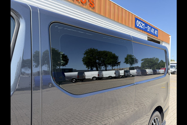 Renault Trafic 2.0 dCi 130pk T29 L2H1 DC 5 persoons Comfort / vaste prijs rijklaar € 19.950 ex btw / lease vanaf € 336 / donker grijs metallic / airco / cruise / trekhaak / euro 6 / bpm vrij !