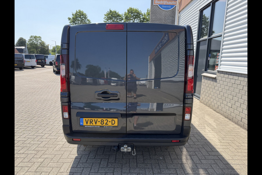 Renault Trafic 2.0 dCi 130pk T29 L2H1 DC 5 persoons Comfort / vaste prijs rijklaar € 19.950 ex btw / lease vanaf € 336 / donker grijs metallic / airco / cruise / trekhaak / euro 6 / bpm vrij !