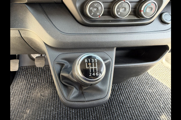Renault Trafic 2.0 dCi 130pk T29 L2H1 DC 5 persoons Comfort / vaste prijs rijklaar € 19.950 ex btw / lease vanaf € 336 / donker grijs metallic / airco / cruise / trekhaak / euro 6 / bpm vrij !