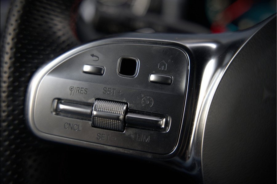 Mercedes-Benz CLA-Klasse Shooting Brake 250 e Business Solution AMG Limited | Stoelverwarming | Parkeersensoren | Navigatie | Cruise Control | Keyless | Ambiance Verlichting | Climate Control