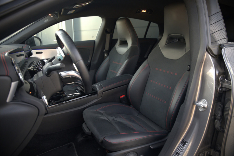 Mercedes-Benz CLA-Klasse Shooting Brake 250 e Business Solution AMG Limited | Stoelverwarming | Parkeersensoren | Navigatie | Cruise Control | Keyless | Ambiance Verlichting | Climate Control