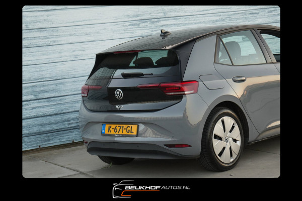Volkswagen ID.3 Life 58 kWh Nardo Grey Adapt Cruise Soh92.5%
