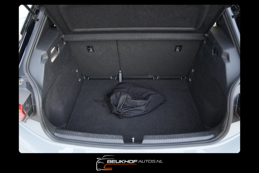 Volkswagen ID.3 Life 58 kWh Nardo Grey Adapt Cruise Soh92.5%