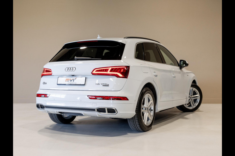 Audi Q5 55 TFSI e quattro 2x S-Line / 367pk / Trekhaak / B&O / Rondomzicht camera / Dodehoek herkenning /