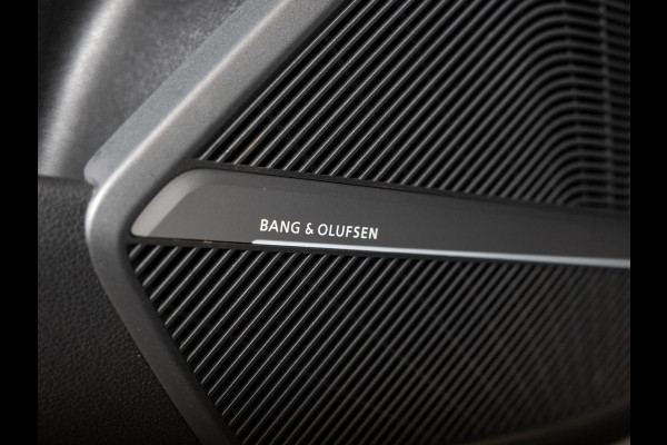 Audi Q5 55 TFSI e quattro 2x S-Line / 367pk / Trekhaak / B&O / Rondomzicht camera / Dodehoek herkenning /