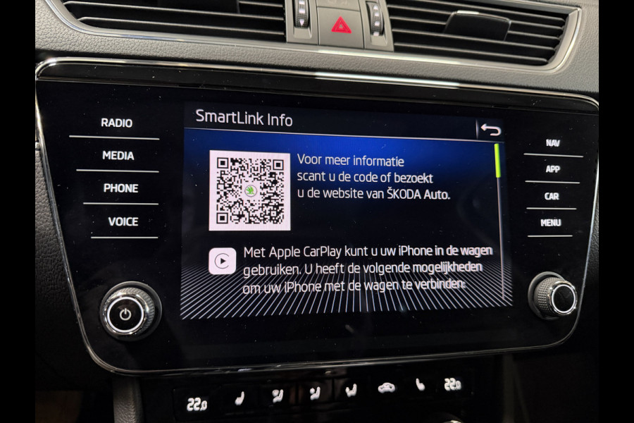 Škoda Superb Combi 1.5 TSI ACT Business Edition Plus | Panoramadak | Leder | Trekhaak | Carplay | Sfeerverlichting | Full LED