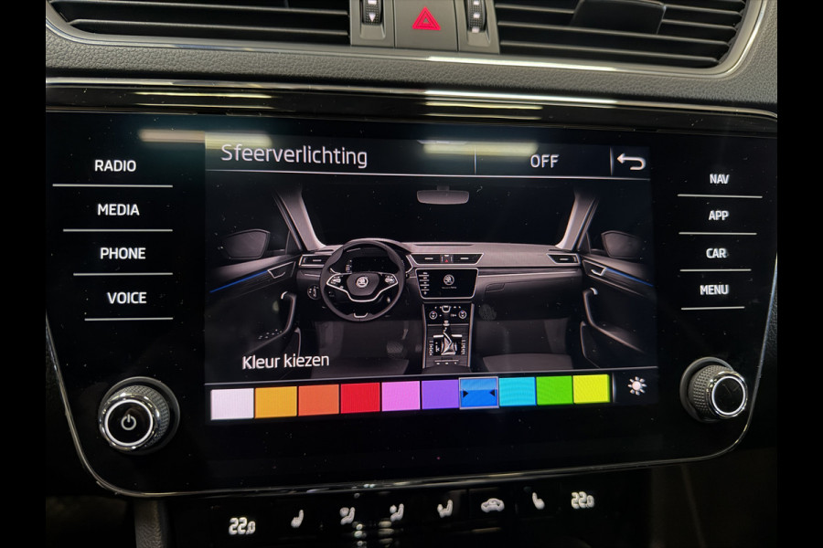 Škoda Superb Combi 1.5 TSI ACT Business Edition Plus | Panoramadak | Leder | Trekhaak | Carplay | Sfeerverlichting | Full LED