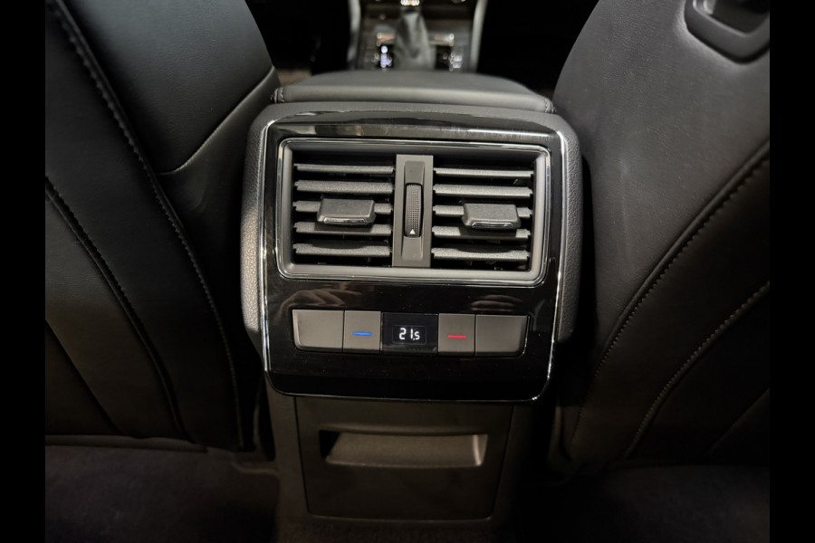 Škoda Superb Combi 1.5 TSI ACT Business Edition Plus | Panoramadak | Leder | Trekhaak | Carplay | Sfeerverlichting | Full LED