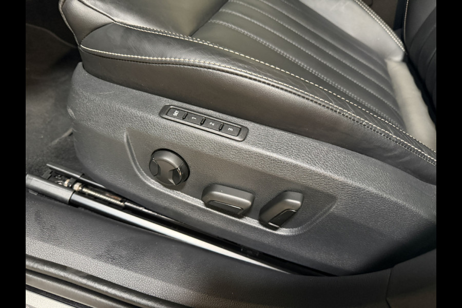 Škoda Superb Combi 1.5 TSI ACT Business Edition Plus | Panoramadak | Leder | Trekhaak | Carplay | Sfeerverlichting | Full LED