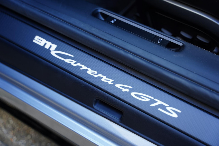Porsche 911 992 Cabriolet 3.0 Carrera 4 GTS New Service / NL-Auto / Sport Design / Lifting / Sportuitlaat