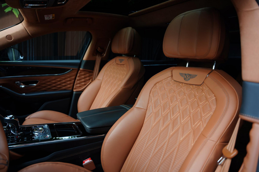 Bentley Flying Spur 2.9 V6 Hybrid Azure GERESERVEERD