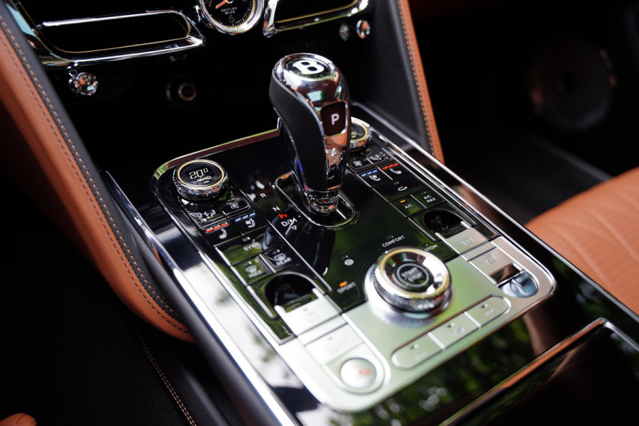 Bentley Flying Spur 2.9 V6 Hybrid Azure GERESERVEERD